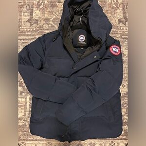 Mens Canada goose MacMillan parka 
Asking $700
Size med 
Like new